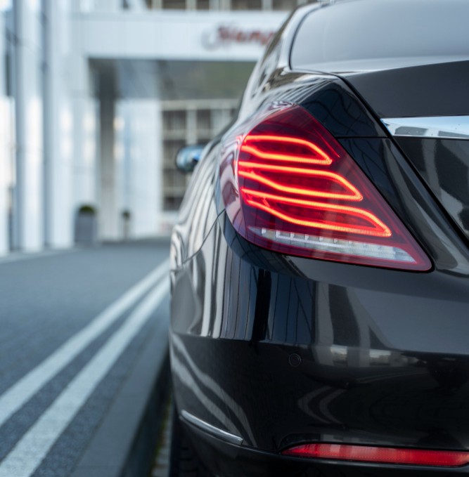 Mercedes «ξεσηκώνει» τα robotaxis με S-Class – Κινέζικη τεχνολογία Level 4 στο Άμπου Ντάμπι