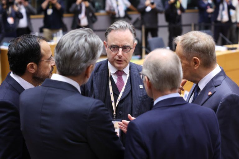 Euroclear και Ουκρανία: Το Βέλγιο λέει «όχι» στην οικονομική αυτοκτονία – Νίκη Ντε Βέβερ στις Βρυξέλλες