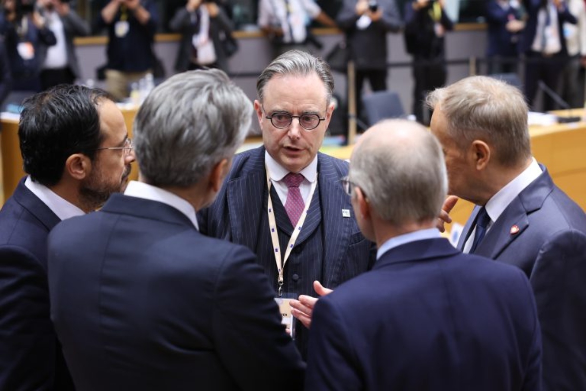 Euroclear και Ουκρανία: Το Βέλγιο λέει «όχι» στην οικονομική αυτοκτονία – Νίκη Ντε Βέβερ στις Βρυξέλλες