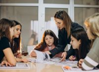 «Αγνοούνται» οι δάσκαλοι στην ΕΕ – Στο σκοτάδι η Ελλάδα για τις ελλείψεις