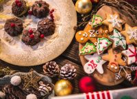 Χριστουγεννιάτικα κεράσματα με κορν φλέικς και σοκολάτα: Το πιο εύκολο γλυκό για μικρούς & μεγάλους