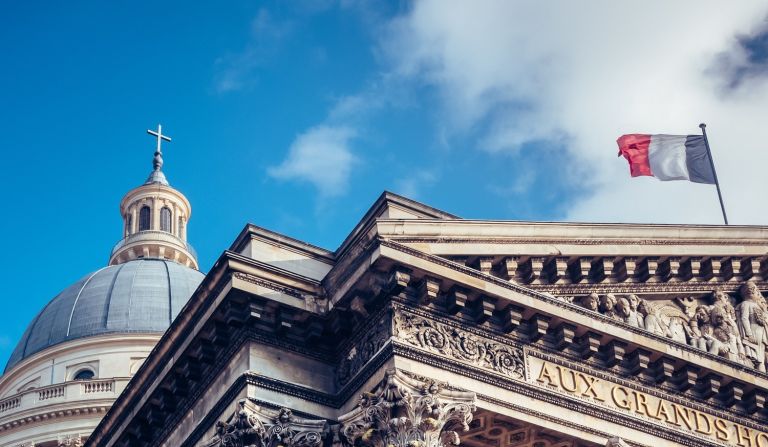 Βόμβα χρέους στη Γαλλία: 3,48 τρισ. ευρώ – Ιστορικό ρεκόρ που τρομάζει την Ευρώπη!