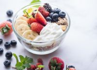 Γιαούρτι για βραδινό: Βοηθάει όντως στην απώλεια βάρους;