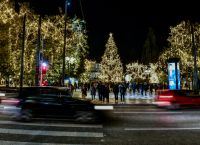 Εορταστικό ωράριο 2025: Ανοιχτά τα καταστήματα σήμερα Κυριακή 14/12 – Πλήρης λίστα μέχρι Πρωτοχρονιά!