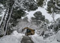 Καιρός: Τσουχτερό κρύο και χιόνια στην Αττική την Παραμονή Πρωτοχρονιάς και την Πρωτοχρονιά
