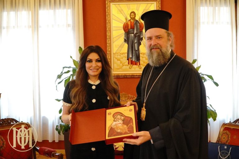 Η Κίμπερλι Γκίλφοϊλ στη Θεσσαλονίκη, οι ευλογίες, ο Άγιος Δημήτριος και το ξεχωριστό δώρο