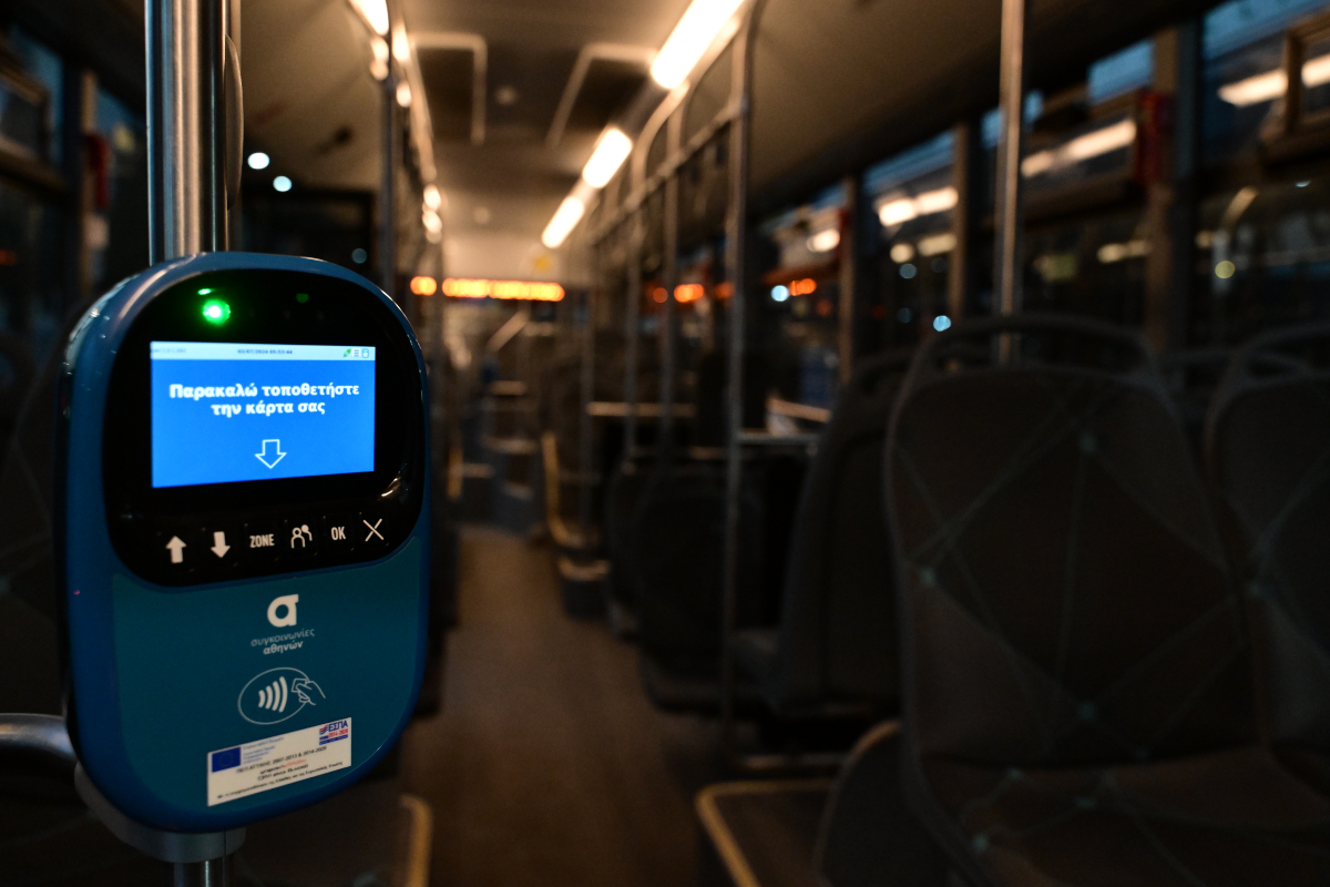 Tap & Go: Τα ΚΤΕΛ γίνονται «έξυπνα» – Ανέπαφες πληρωμές με Mastercard σε όλα τα υπεραστικά λεωφορεία!