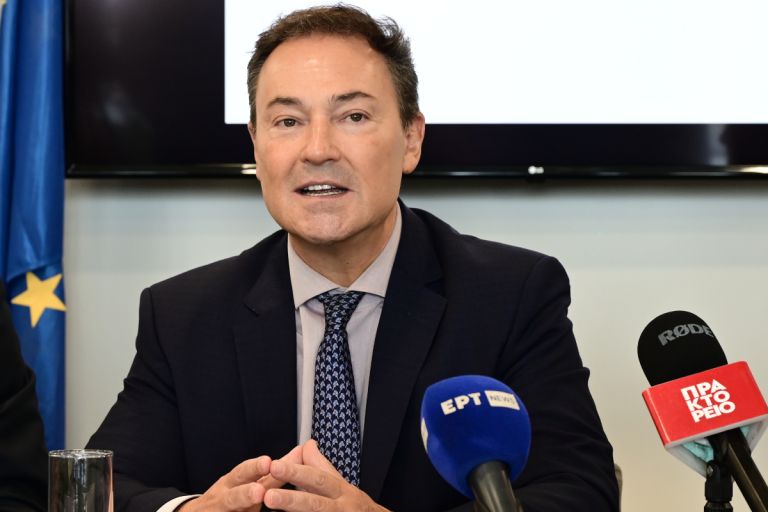 «Γιατί αυτοί πέτυχαν»: Το βιβλίο–κάλεσμα αφύπνισης που γέμισε ασφυκτικά την Εθνική Πινακοθήκη