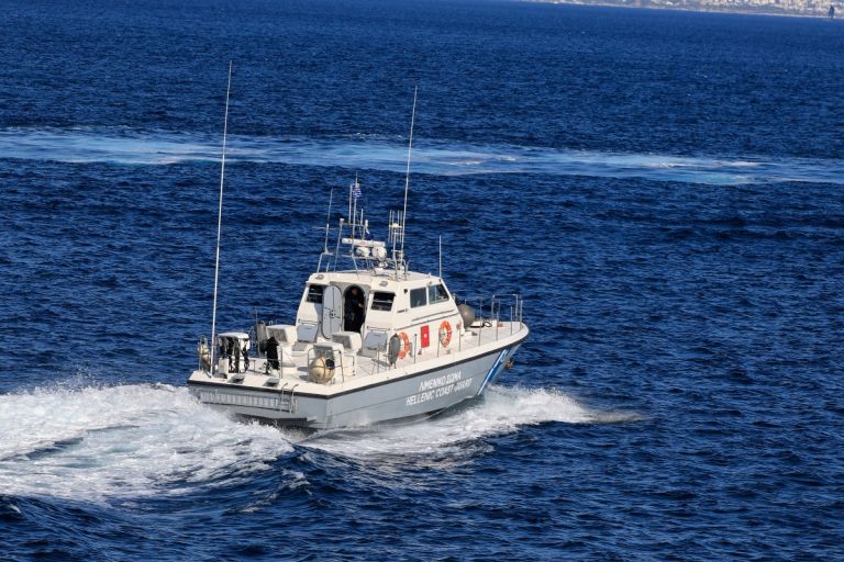 Τραγωδία με 18 νεκρούς νότια της Κρήτης, εντοπίστηκε μισοβυθισμένο σκάφος με μετανάστες