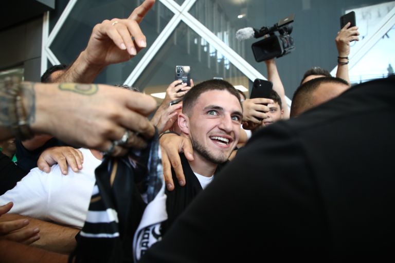 ΠΑΟΚ: Έφτασε ο Ζαφείρης στη Θεσσαλονίκη – Άμεσα Προπονήσεις και Έτοιμος για Μάχες από Ιανουάριο!