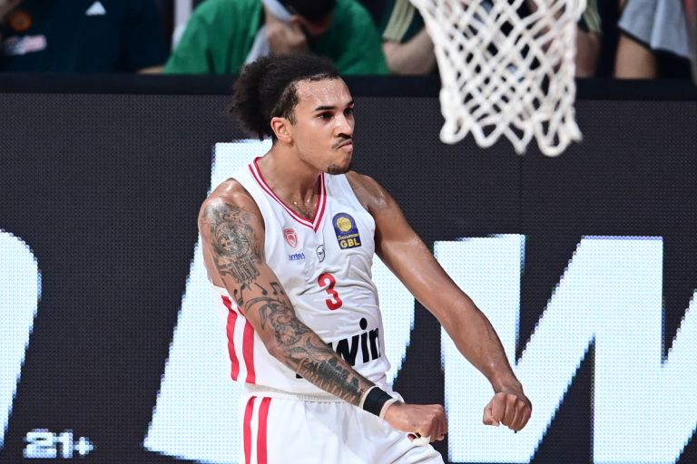 Ο Γουόρντ «τρέχει» για το ντέρμπι – Πολλές πιθανότητες να είναι διαθέσιμος κόντρα στον Παναθηναϊκό