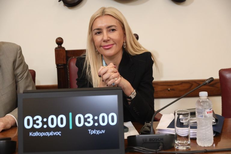 «Φίλια πυρά» κατά της κυβέρνησης από την Αραμπατζή – Ερώτηση για το Μέτρο 23