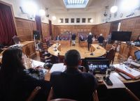 «Φραπέ, φουρτούνα και… κουμπαριές: Η Εξεταστική για τον ΟΠΕΚΕΠΕ στις πιο καυτές της μέρες»