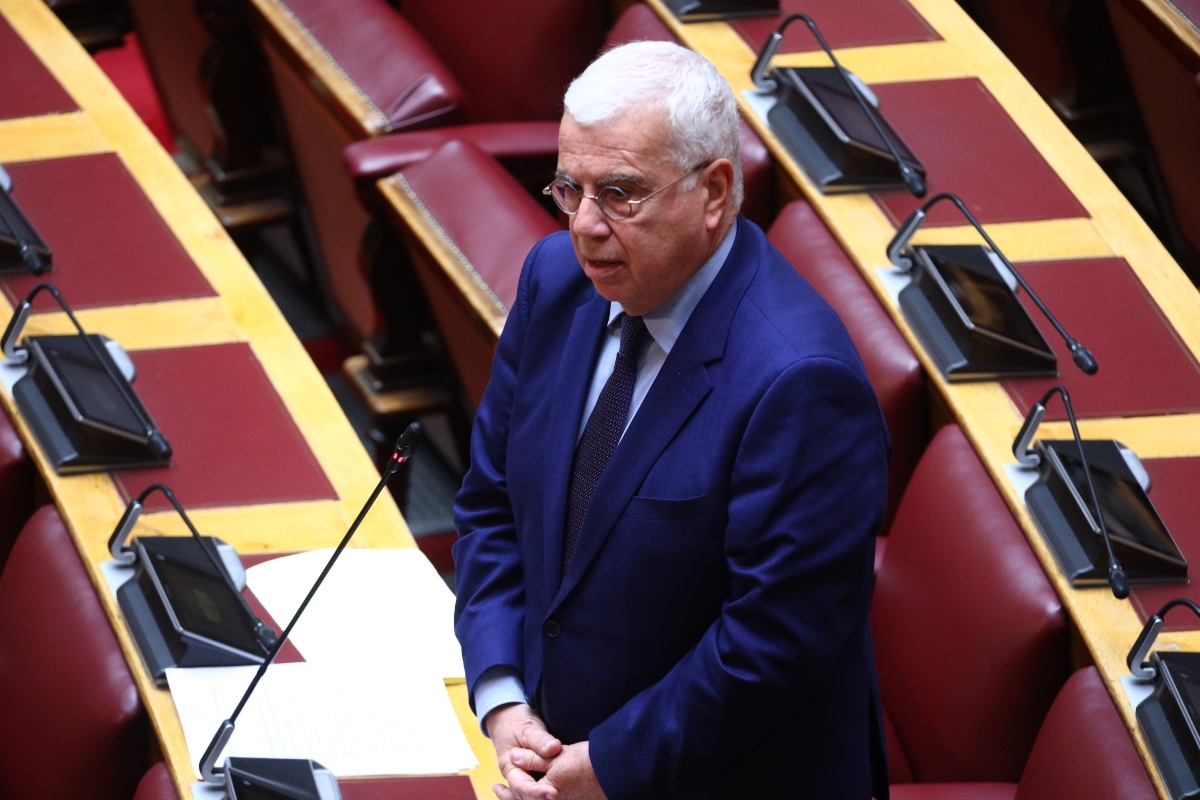 Ο Σιμόπουλος προκαλεί: Ζητά αστυνομική επέμβαση για να “τελειώσει” το αγροτικό ζήτημα