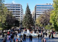 Εορταστικό ωράριο 2025: Ποιες μέρες «καίνε» τους εργαζομένους σε Αθήνα και Θεσσαλονίκη