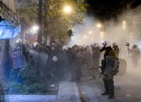 Πορεία μνήμης για τον Αλέξανδρο Γρηγορόπουλο: Επεισόδια στο κέντρο της Αθήνας- Συλλήψεις και προσαγωγές