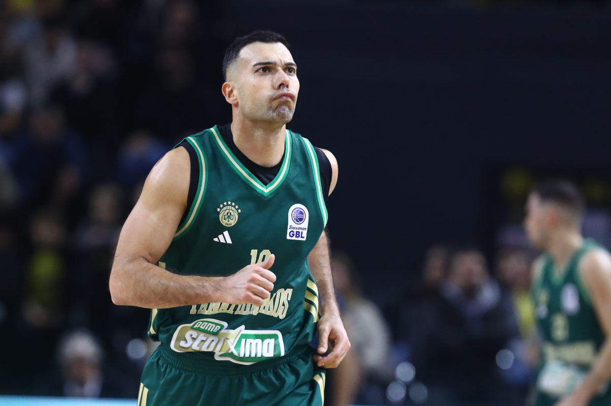 Πράσινος τυφώνας στη Sunel Arena: 65 πόντοι στο ημίχρονο και +37 – Ο Παναθηναϊκός διέλυσε την ΑΕΚ με τρίποντα