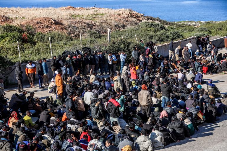 Κρήτη: Πάνω από 100 μετανάστες σε Χανιά και Ηράκλειο – Ανάμεσά τους μικρά παιδιά