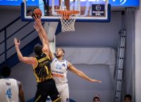 ΑΕΚ από ατσάλι: Έφυγε με μεγάλο «διπλό» 77-76 από τη Μύκονο