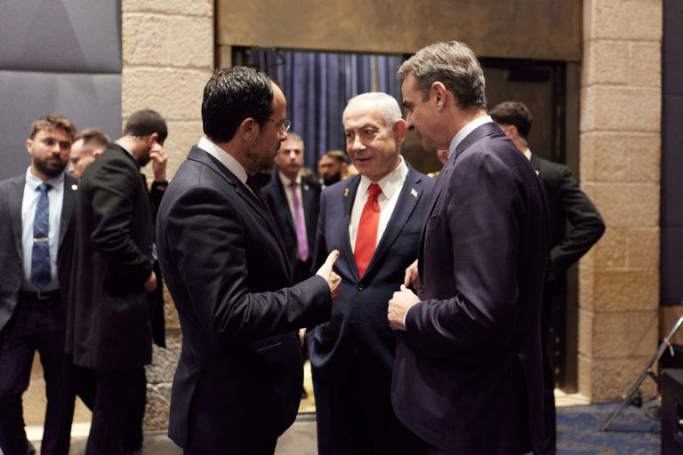 Σαφές μήνυμα Μητσοτάκη: Η τριμερής Ελλάδα–Κύπρος–Ισραήλ ενισχύει την περιφερειακή ασφάλεια