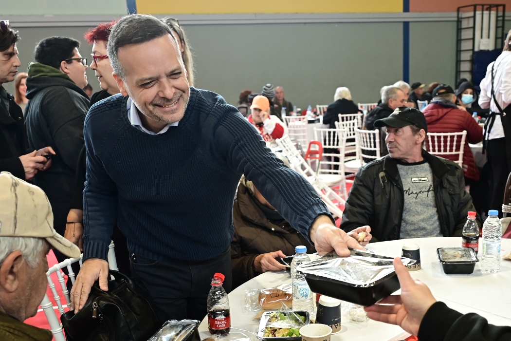 Χριστουγεννιάτικο Γεύμα Αγάπης από τον Δήμο Αθηναίων σε 1.300 άστεγους και οικονομικά ευάλωτους