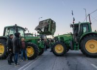 Αγροτικές Κινητοποιήσεις: Η Κυβέρνηση Εξετάζει «Plan B» με Πρόστιμα στους Οδηγούς Τρακτέρ!