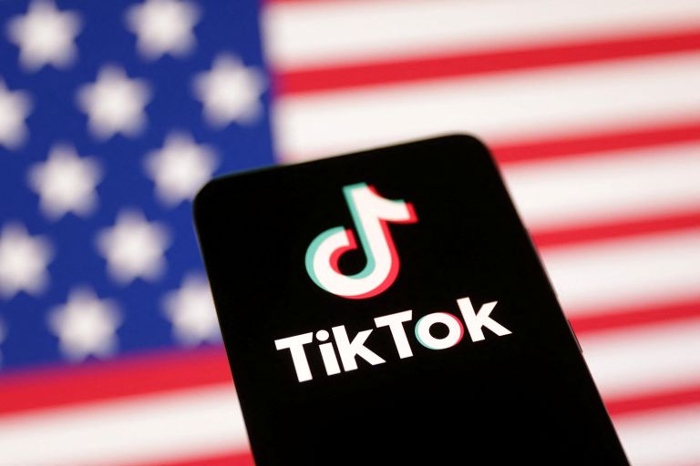 TikTok σώζεται τελευταία στιγμή: Υπέγραψε μυστική συμφωνία για να αποφύγει την απαγόρευση στις ΗΠΑ!