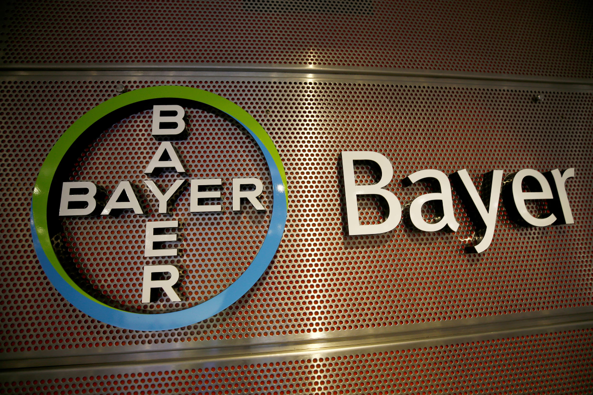 Τραμπ και Roundup: Πολιτική «ασπίδα» στην Bayer, νομική μάχη στο Ανώτατο Δικαστήριο και εκτόξευση της μετοχής