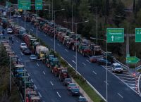 Αγρότες σε «πλήρη κινητοποίηση»: 4.000 τρακτέρ και κλειστές εθνικές οδοί πανελλαδικά