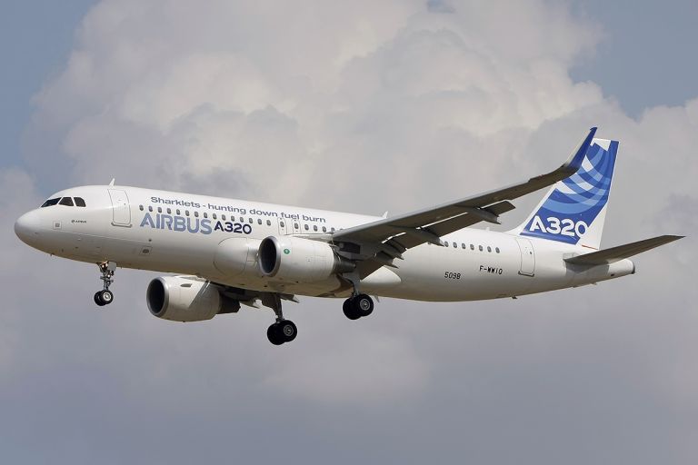 Airbus: Νέο «φρένο» στις παραδόσεις από πρόβλημα στα πάνελ της ατράκτου A320