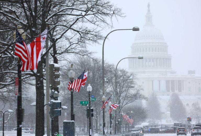 Νέα Υόρκη & Νιου Τζέρσεϊ σε κατάσταση έκτακτης ανάγκης – Οι χειρότερες χιονοπτώσεις των τελευταίων 3 ετών