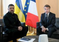 Μακρόν σε Ζελένσκι: Απαραίτητες ισχυρές και μόνιμες εγγυήσεις ασφαλείας για την Ουκρανία