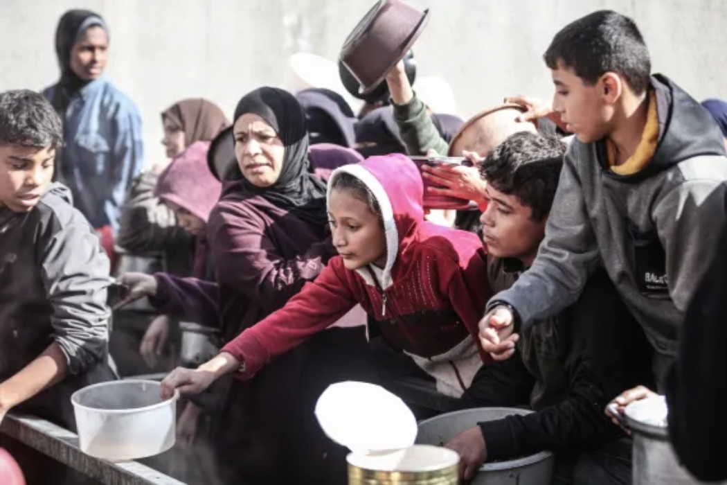 Ισραήλ: Απαγόρευση Δεκάδων Οργανισμών Βοήθειας στη Γάζα – Οικουμενική Ανθρωπιστική Κρίση το 2026