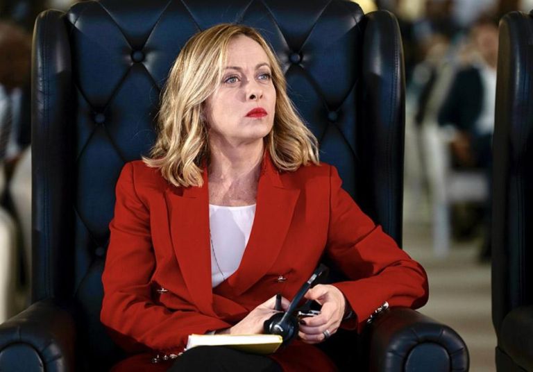 Σύνοδος ΕΕ: Νίκη Μελόνι και Νότου – Ο Μερτς υποχωρεί, η Κομισιόν χάνει τον έλεγχο