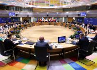 ΕΕ ΣΕ ΣΥΓΚΡΟΥΣΗ: Μάχη για ρωσικά αποθέματα ή κοινό δάνειο – Το Κίεβο περιμένει σωτηρία!