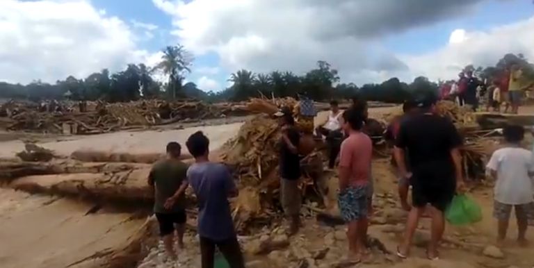 Νοτιοανατολική Ασία: Πάνω από 1.160 νεκροί από τις πλημμύρες – τρομάζει το μέγεθος της καταστροφής