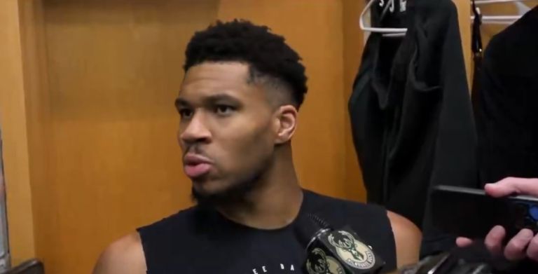 Γιάννης Αντετοκούνμπο: «Είναι ασέβεια» – Ενοχλήθηκε έντονα με ερώτηση για το μέλλον του στους Μπακς