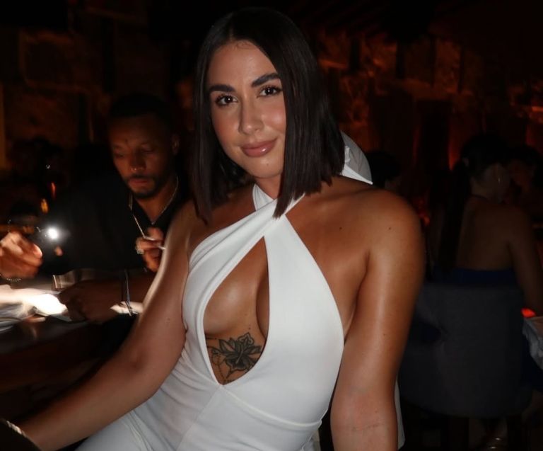 Έλενα Κρεμλίδου: «Με εκβίασαν με φωτογραφίες που είχα μοιραστεί με συντρόφους μου όσο ήμουν ανήλικη»