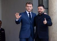 Ο Ζελένσκι στο Παρίσι: Ζητάει «άσυλο» ή διαπραγματεύεται ειρήνη;