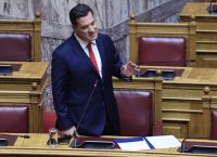 Βουλή: Ο Άδωνις απαντά για Μεσολόγγι και Αγρίνιο – συνδεδεμένα νοσοκομεία ή αποσύνδεση;