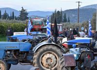 Ξεσηκωμός αγροτών σε όλη τη χώρα: Ανοίγουν διόδια, στήνουν μπλόκα και στέλνουν μήνυμα στο Μαξίμου