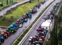 Το Αγροτικό σε τεντωμένο σχοινί: Ανοιχτοί δρόμοι για τις γιορτές, σκληρό παρασκήνιο με ΕΛΑΣ και Μαξίμου