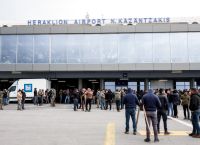 Ηράκλειο: Στην πίστα του αεροδρομίου Νίκος Καζαντζάκης εισέβαλλαν αγρότες