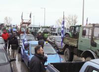 Αγρότες: Κλιμακώνονται οι κινητοποιήσεις-Έσπασε το μπλόκο των αστυνομικών και τα τρακτέρ πάνε Προμαχώνα