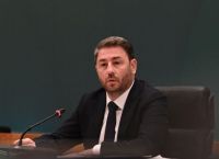 Μπερδεμένα τα νερά στο ΠΑΣΟΚ: Ανδρουλάκης υπέρ μπλόκων, Σπυρόπουλος για ανοιχτούς δρόμους