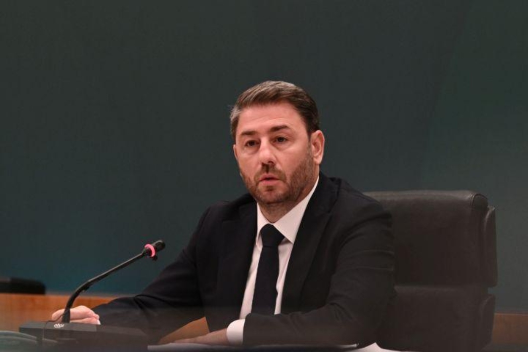 Μπερδεμένα τα νερά στο ΠΑΣΟΚ: Ανδρουλάκης υπέρ μπλόκων, Σπυρόπουλος για ανοιχτούς δρόμους