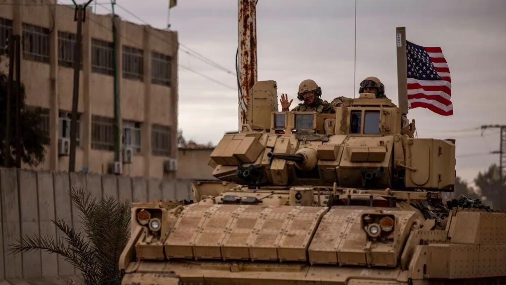 Επιχείρηση “Hawkeye Strike”: Σφοδρά πλήγματα των ΗΠΑ εναντίον θέσεων του ΙΚ στη Συρία