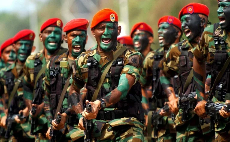 Βενεζουέλα σε πολεμικό συναγερμό: Πώς «θα χτυπήσει» αν οι ΗΠΑ προχωρήσουν σε επέμβαση