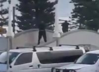 Αυστραλία: Τρομοκρατική επίθεση με πυροβολισμούς σε διάσημη παραλία του Σίδνεϊ – Πληροφορίες για πολλά θύματα