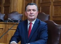 «Σφίγγα» ο Μπουκώρος στην Εξεταστική – Δεν αποκαλύπτει την κυβερνητική πηγή